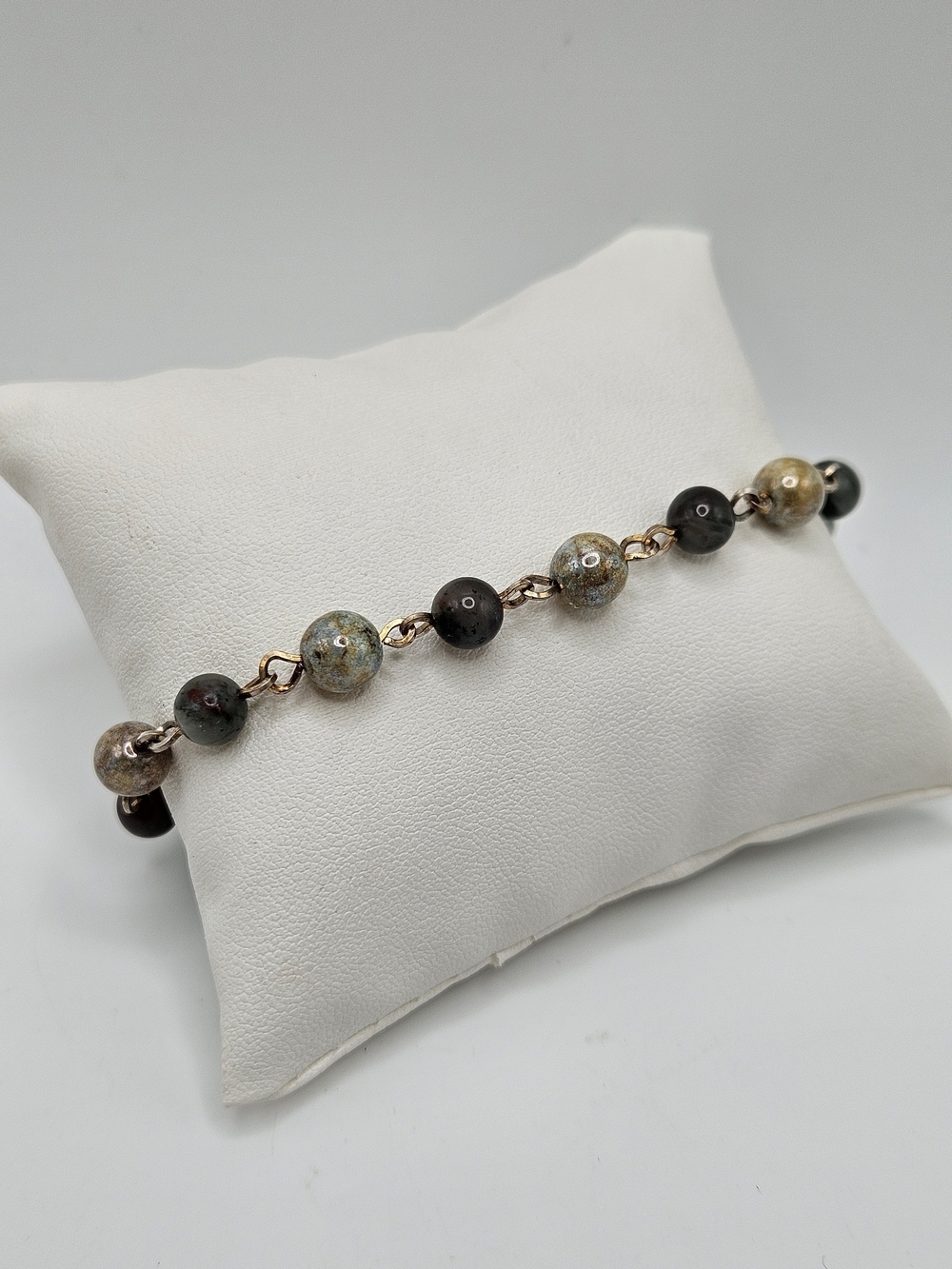 VINTAGE Green Jasper Silver Tone Dainty Beaded Bracelet
